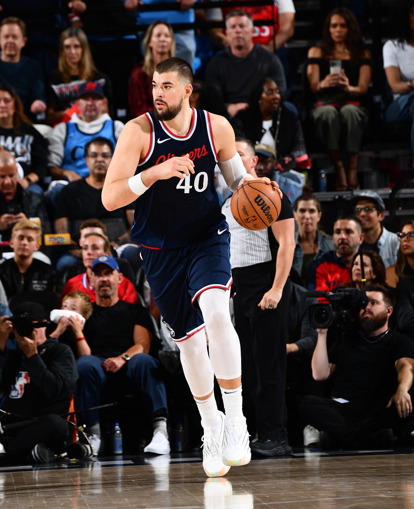 开云入口-3年5860万！肉眼可见破坏进攻空间 祖巴茨真进入离队倒计时了？