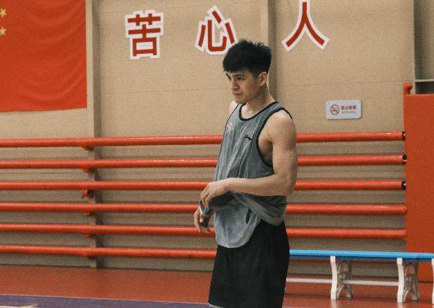 开云-状元郎新赛季定位大前锋 陈国豪：CBA，我准备好了！